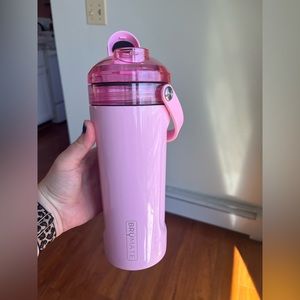 Blush Brumate Multishaker. New, barely used. Good condition!